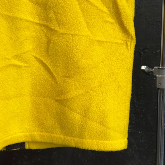 Vintage Tundra Fleece Vest - Picture 10 of 12